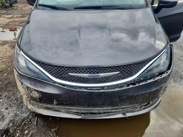 2020 CHRYSLER VOYAGER