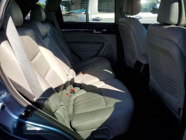 2015 KIA SORENTO GL