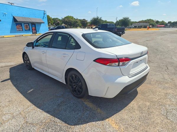 2025 TOYOTA COROLLA LE