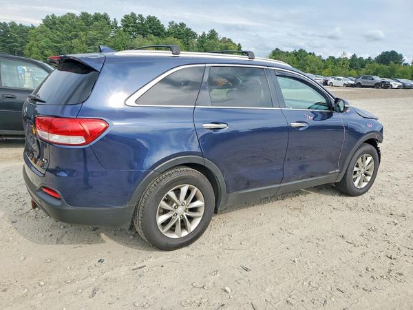 2016 KIA SORENTO L / LX