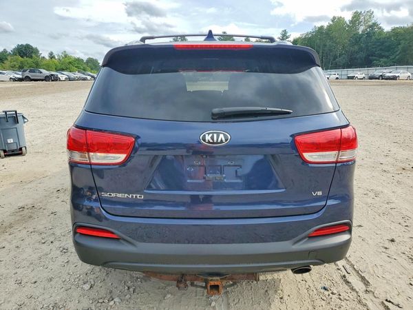 2016 KIA SORENTO L / LX