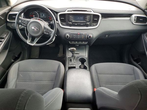 2016 KIA SORENTO L / LX
