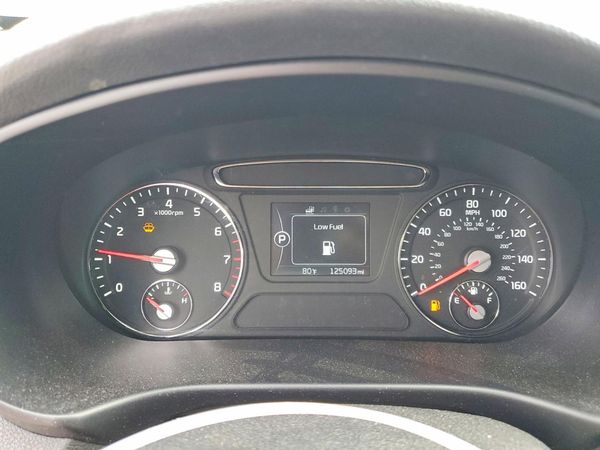 2016 KIA SORENTO L / LX