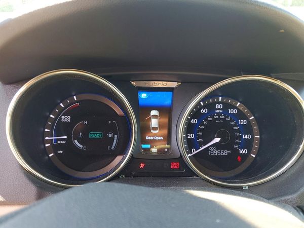 2012 HYUNDAI SONATA Middle level