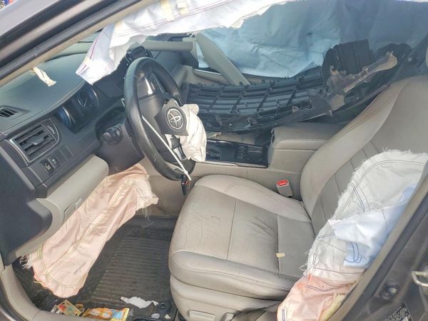2016 TOYOTA CAMRY SOLA Hybrid — DENT