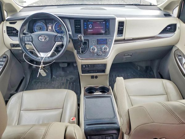 2015 TOYOTA SIENNA
