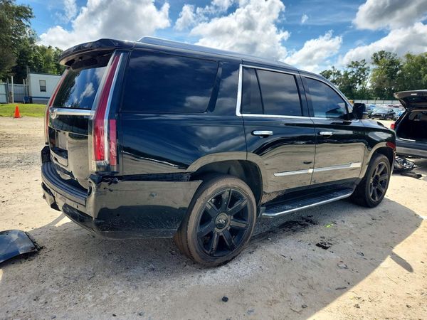 2018 CADILLAC ESCALADE Luxury