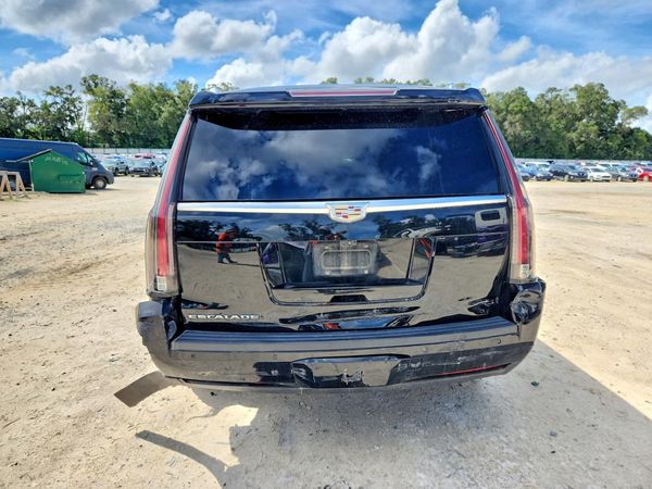2018 CADILLAC ESCALADE Luxury