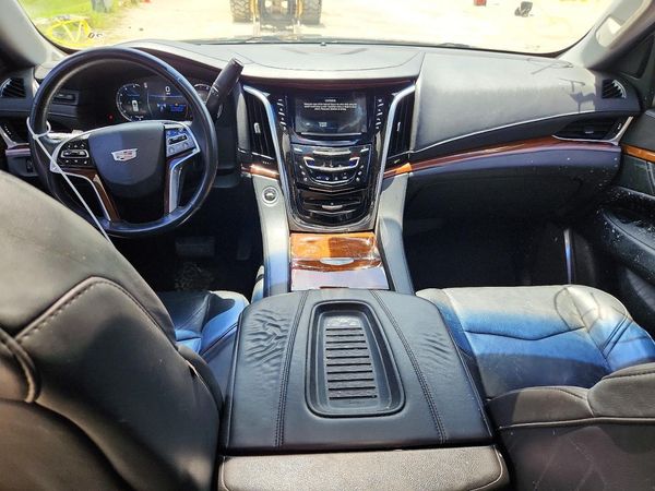 2018 CADILLAC ESCALADE Luxury