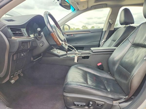2013 LEXUS ES