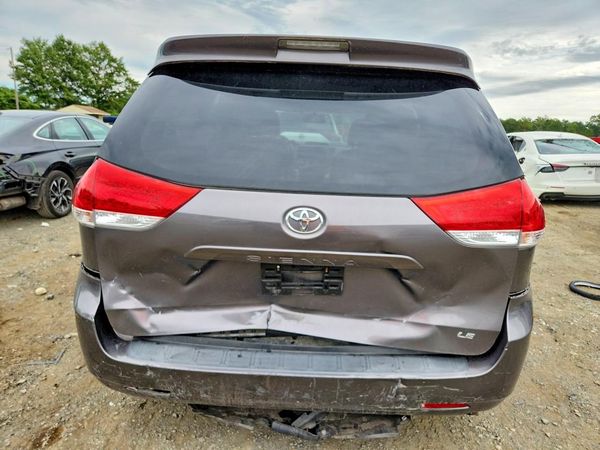 2014 TOYOTA SIENNA — DIRR