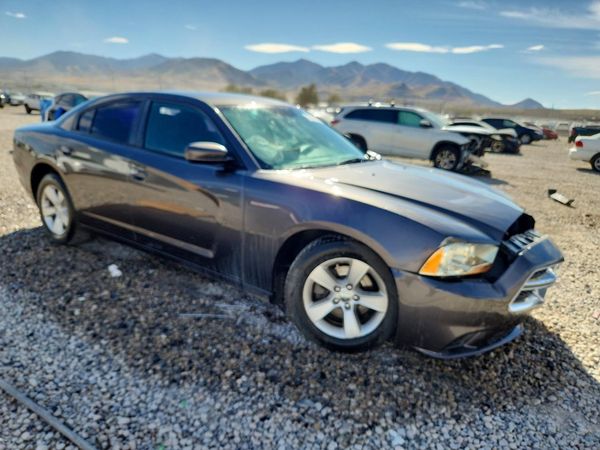 2014 DODGE CHARGER SE — Passenger 3/4