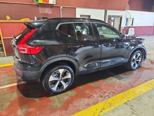 2026 VOLVO XC40 Plus Dark — PSRA
