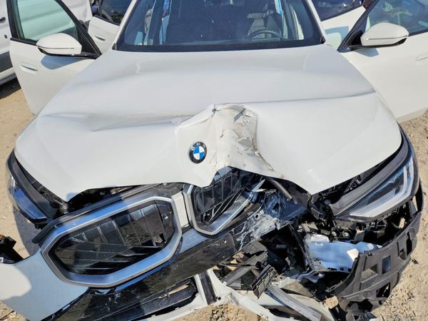 2025 BMW X3 30 xDrive — Engine bay