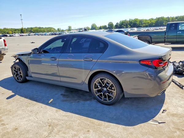 2022 BMW 530