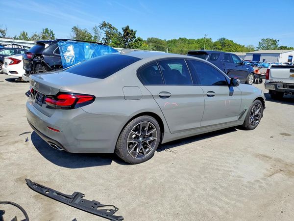 2022 BMW 530
