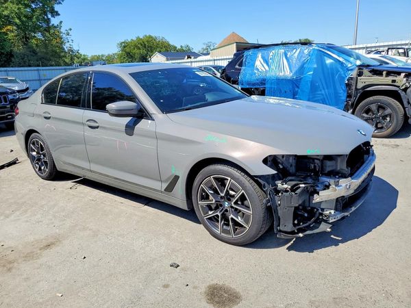 2022 BMW 530