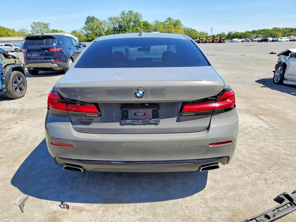2022 BMW 530