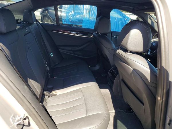 2022 BMW 530