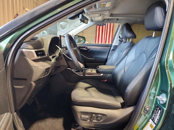 2025 TOYOTA HIGHLANDER Platinum