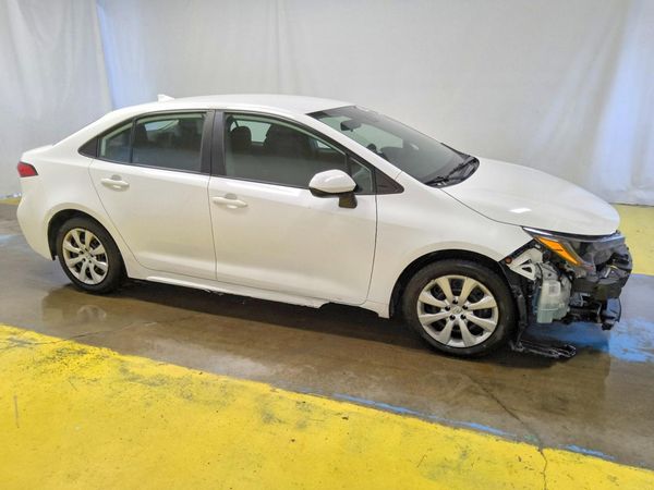 2021 TOYOTA COROLLA LE — Passenger 3/4