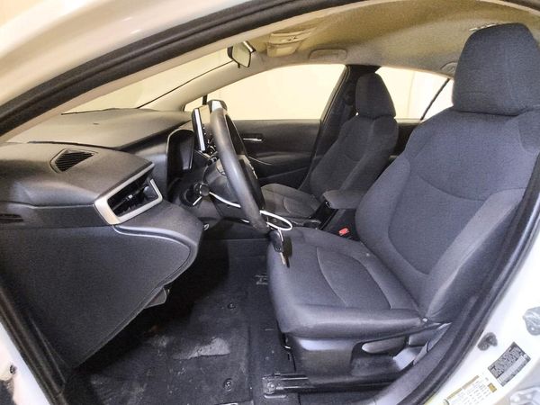 2021 TOYOTA COROLLA LE — DENT