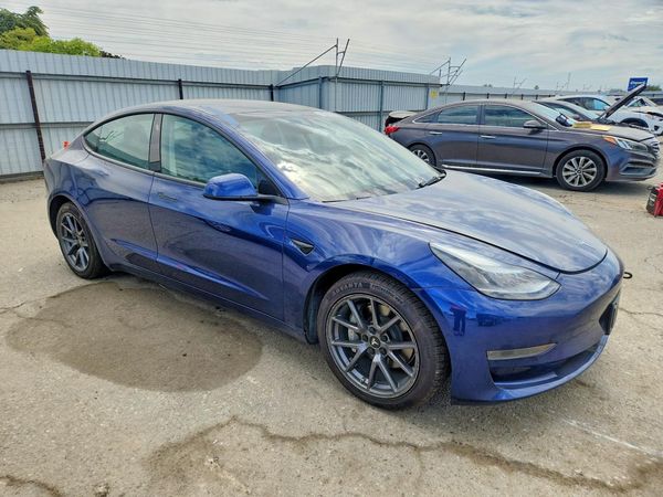 2022 TESLA MODEL 3 — Passenger 3/4