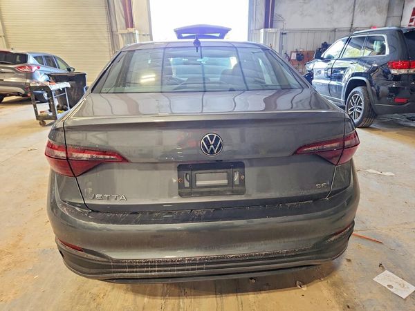 2023 VOLKSWAGEN JETTA SE w/ Sunroof