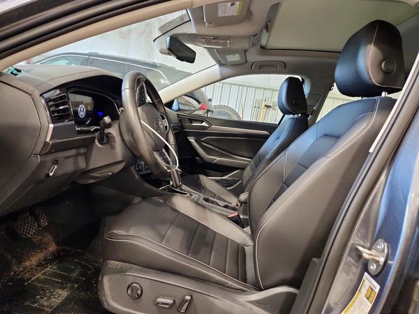 2023 VOLKSWAGEN JETTA SE w/ Sunroof