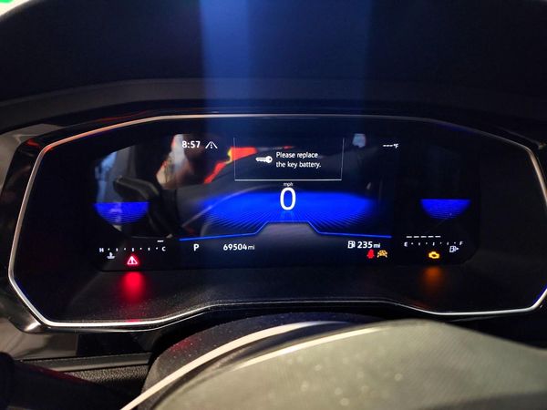 2023 VOLKSWAGEN JETTA SE w/ Sunroof