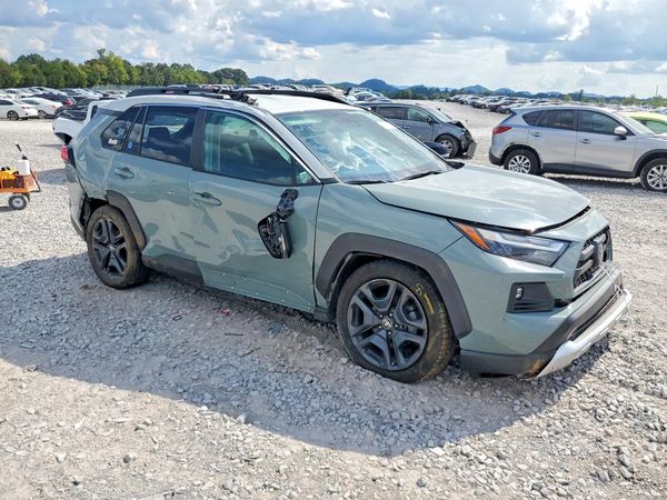 2023 TOYOTA RAV4 Adventure — Passenger 3/4