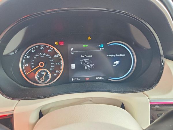 2023 GENESIS ELECTRIFIED GV70