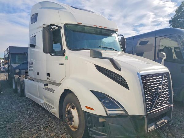 2019 VOLVO VN