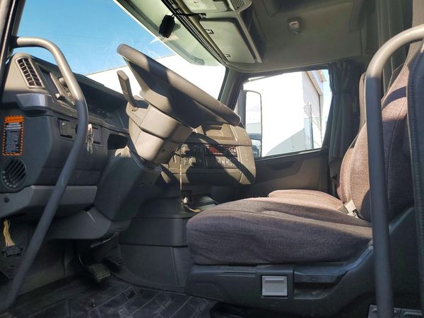2019 VOLVO VN