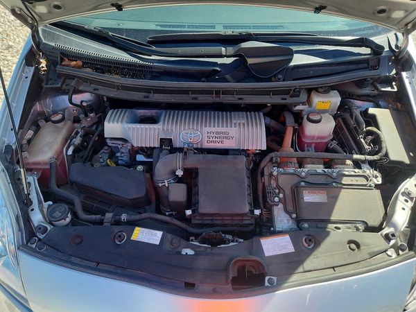 2015 TOYOTA PRIUS