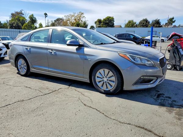 2017 HYUNDAI SONATA SE