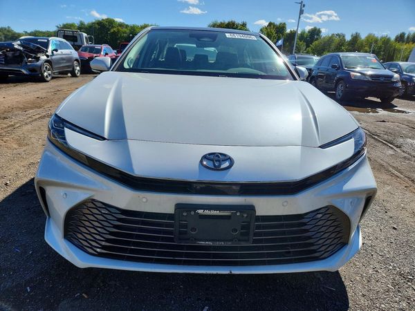 2025 TOYOTA CAMRY