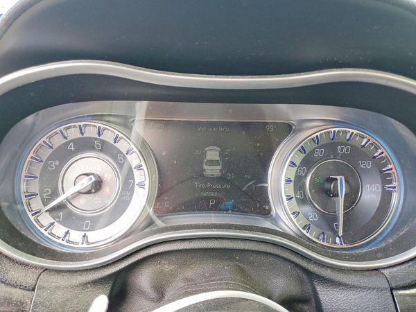 2015 CHRYSLER 300 Limited