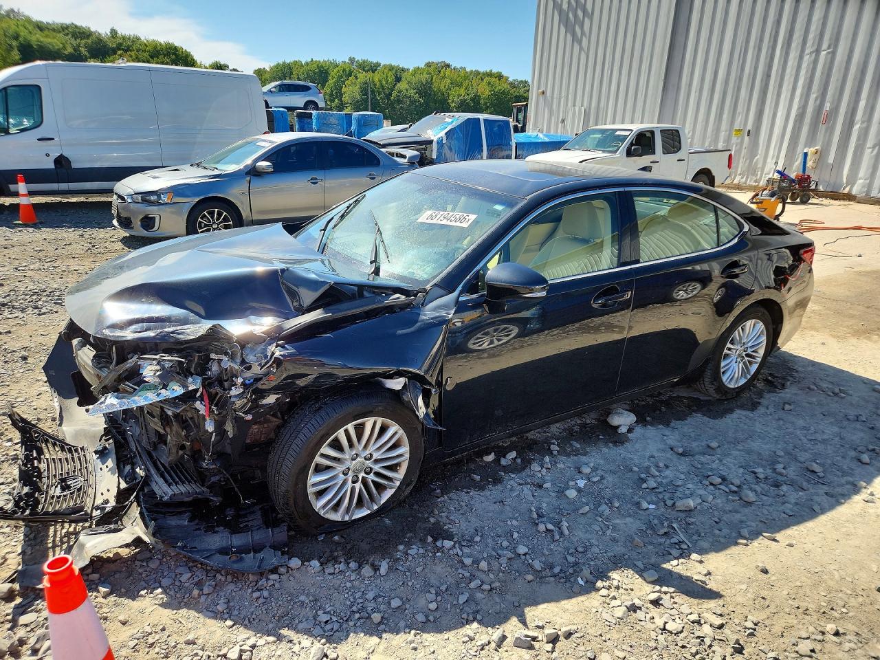 2015 LEXUS ES350 350 — Front 3/4