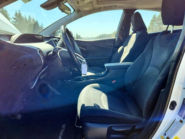 2017 TOYOTA PRIUS