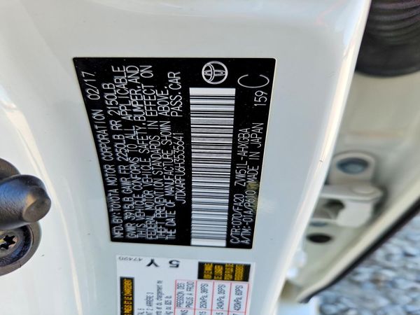 2017 TOYOTA PRIUS