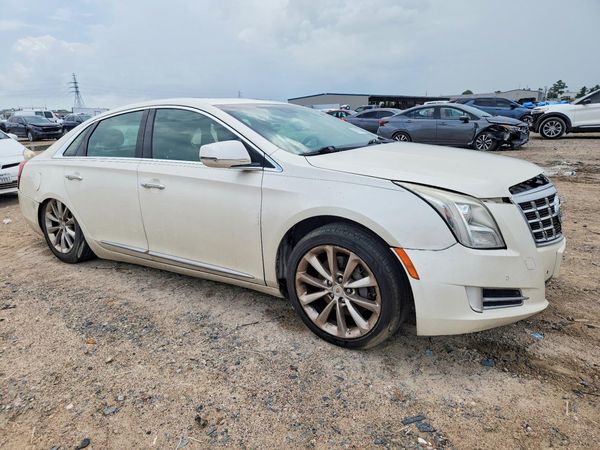 2013 CADILLAC XTS Luxury