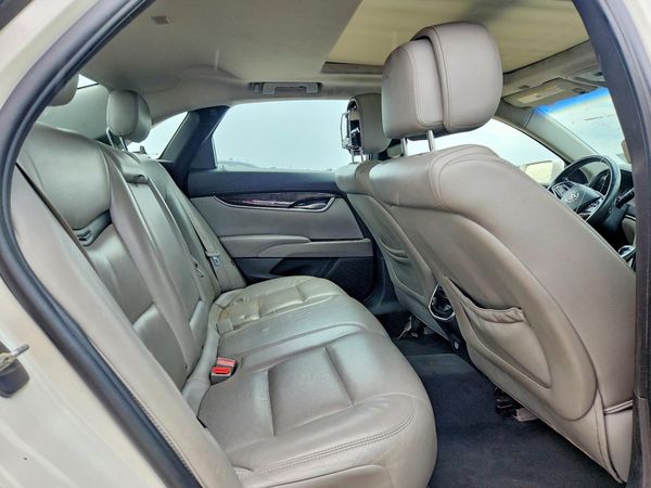 2013 CADILLAC XTS Luxury