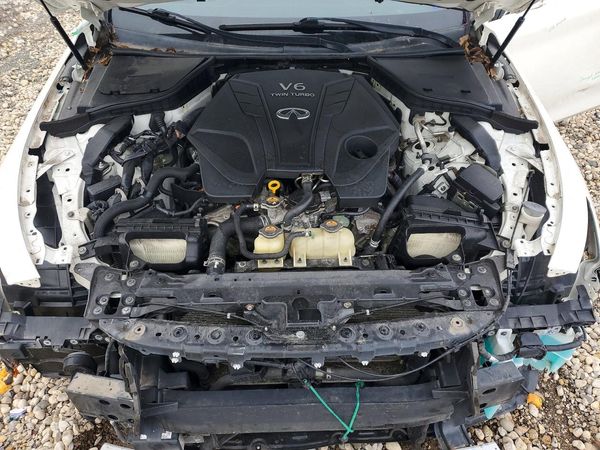 2020 INFINITI Q50 — Engine bay