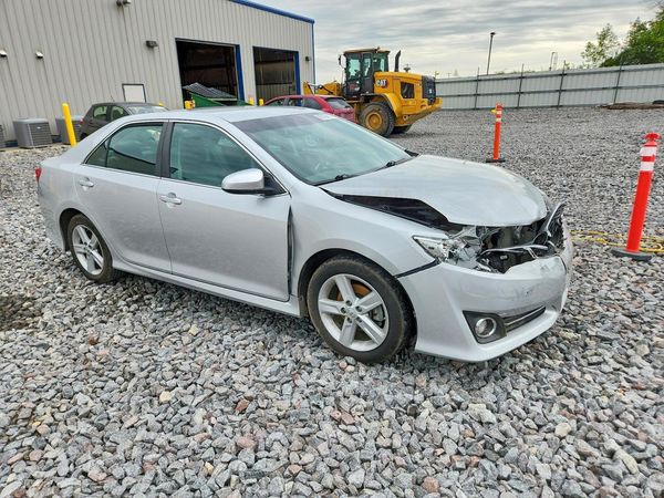 2012 TOYOTA CAMRY — Passenger 3/4