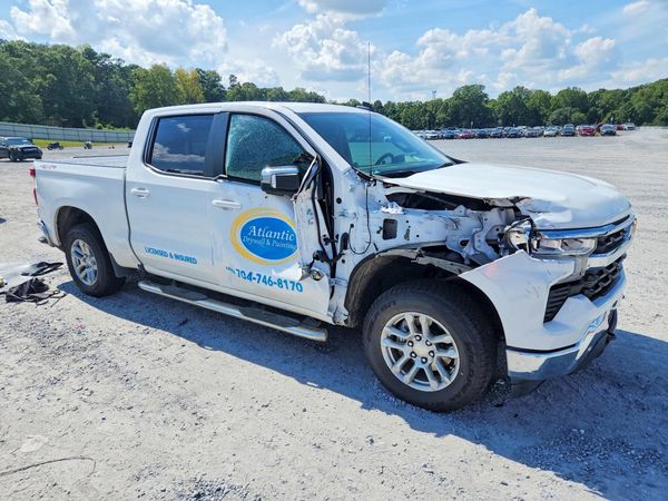 2024 CHEVROLET SILVERADO LT — Passenger 3/4