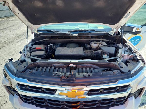 2024 CHEVROLET SILVERADO LT — Engine bay