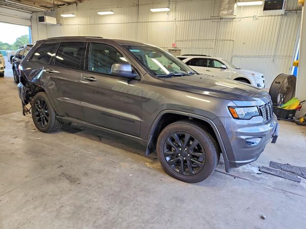 2020 JEEP GRAND CHEROKEE Laredo