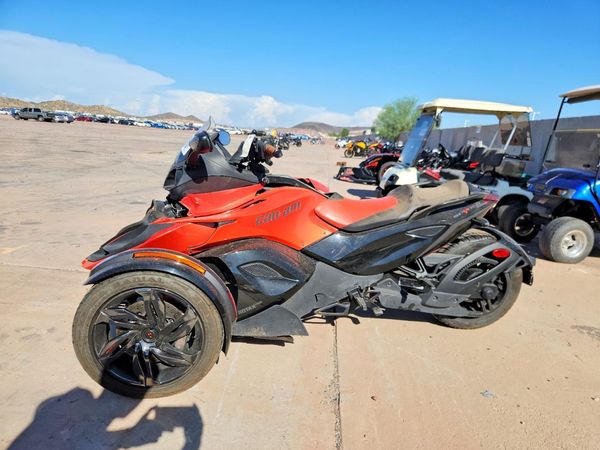 2016 CAN-AM SPYDER ROADSTER — LSDT