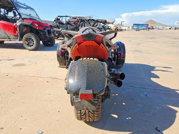 2016 CAN-AM SPYDER ROADSTER — DIRR